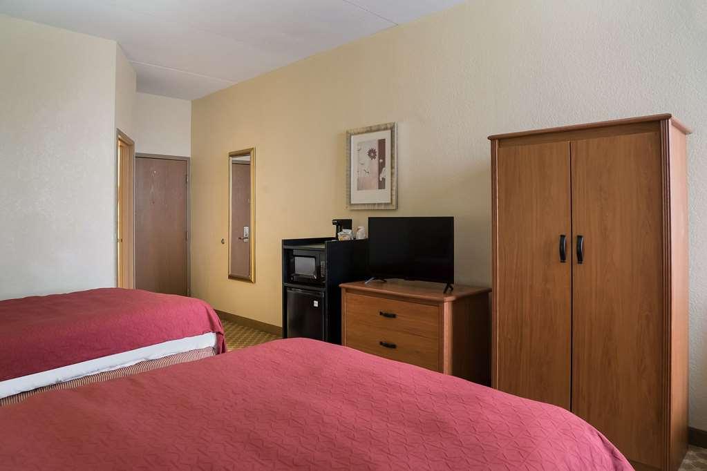 Quality Inn & Suites ซาเกอนอว์ ห้อง รูปภาพ