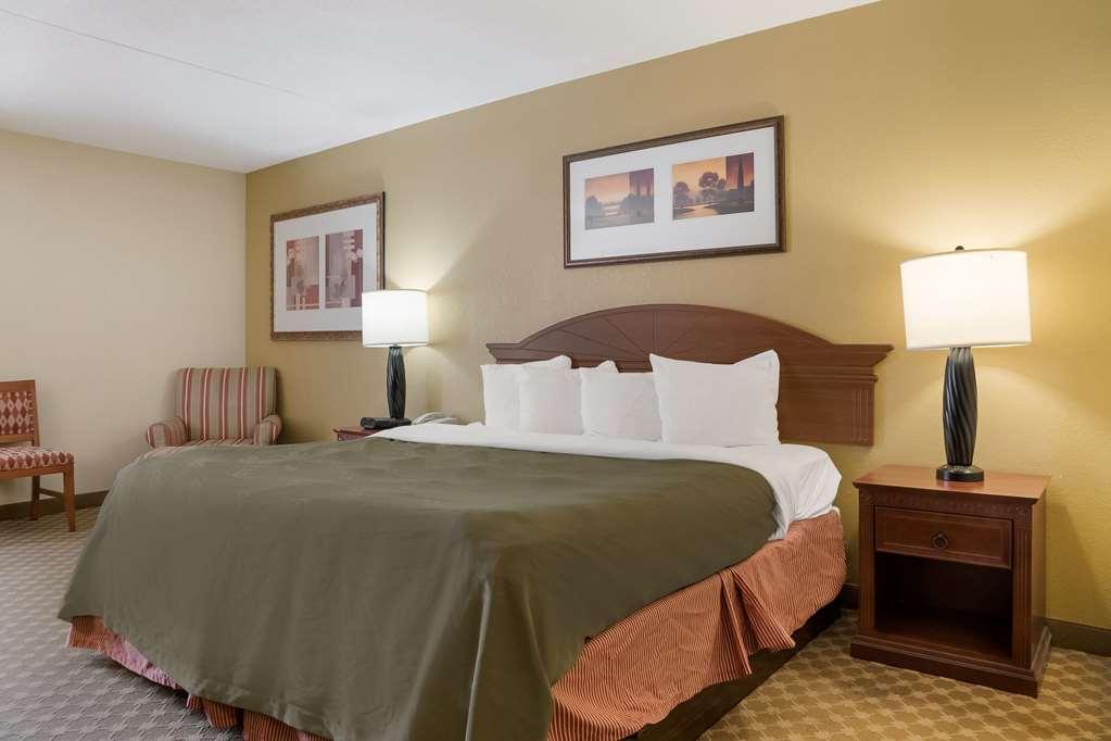 Quality Inn & Suites ซาเกอนอว์ ห้อง รูปภาพ