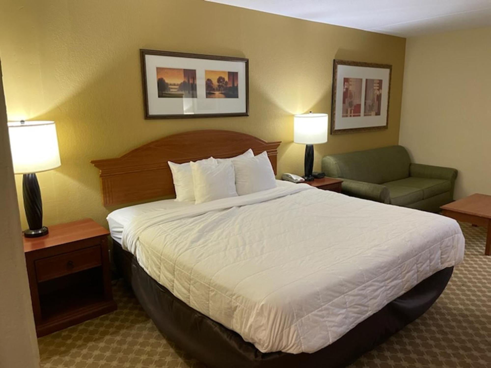 Quality Inn & Suites ซาเกอนอว์ ภายนอก รูปภาพ