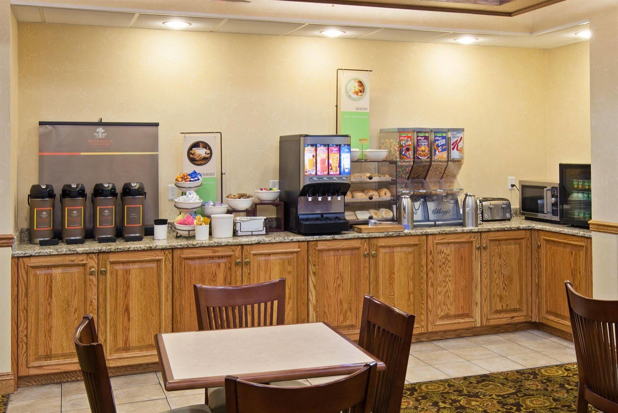 Quality Inn & Suites ซาเกอนอว์ ร้านอาหาร รูปภาพ